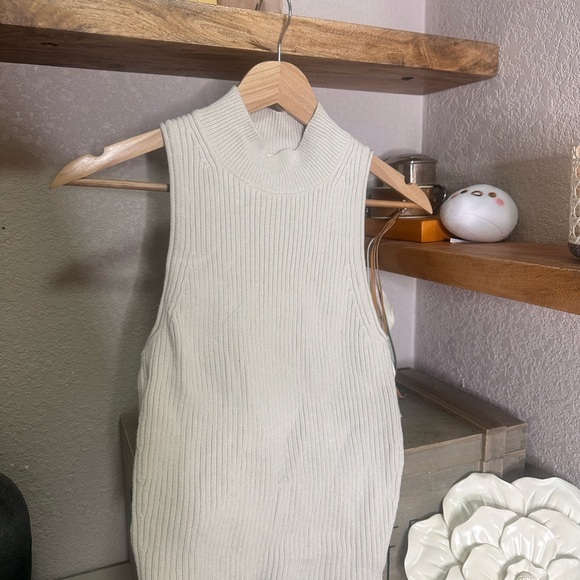 Lululemon Ribbed Wool Silk Blend Knit Tank • Cream • Sz M - Picture 4 of 7